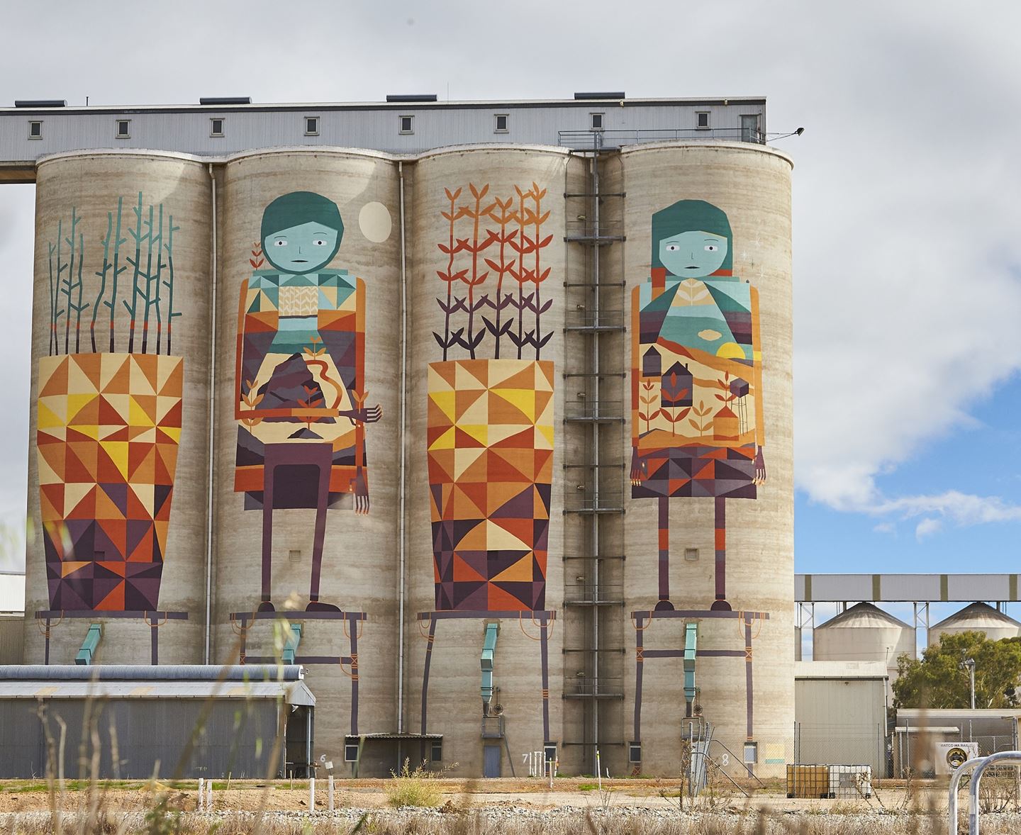 A photo of the silo artwork at the Merredin receival site