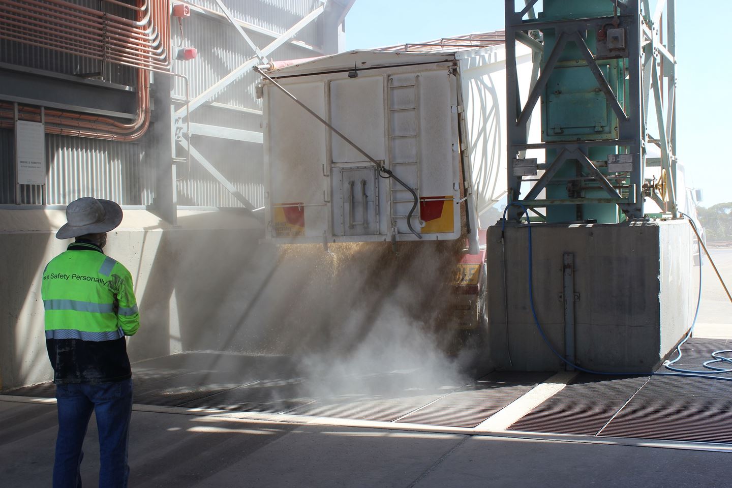 A photo of a truck unloading grain at the Wyalkatchem receival site